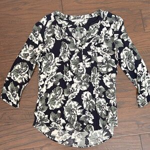 Fun 2 Fun 3/4 sleeve top. NWOT no flaws. Stitch fix purchase.